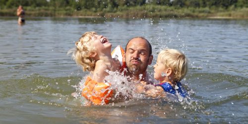 Heerlijk zwemmen in het recreatiemeer op de Kienehoef