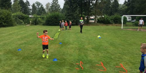 Sporten op het sportveld van de Kienehoef
