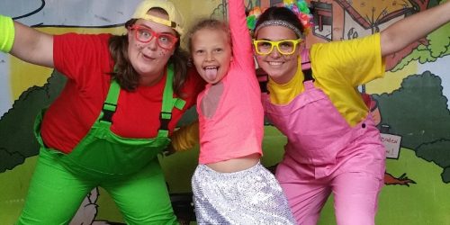 In de binnentuin is tijdens vakantieperioden om 19.00 uur kindertheater voor de jongste vakantiegasten van de Kienehoef